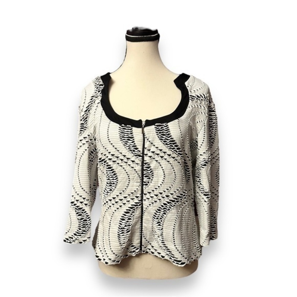 Women’s Layered cut out cotton Black and White Shacket L